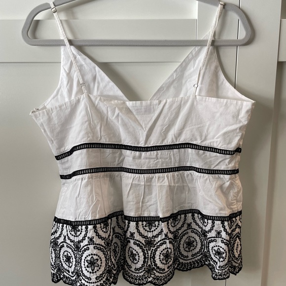 Banana Republic embroidered tank - Picture 6 of 6